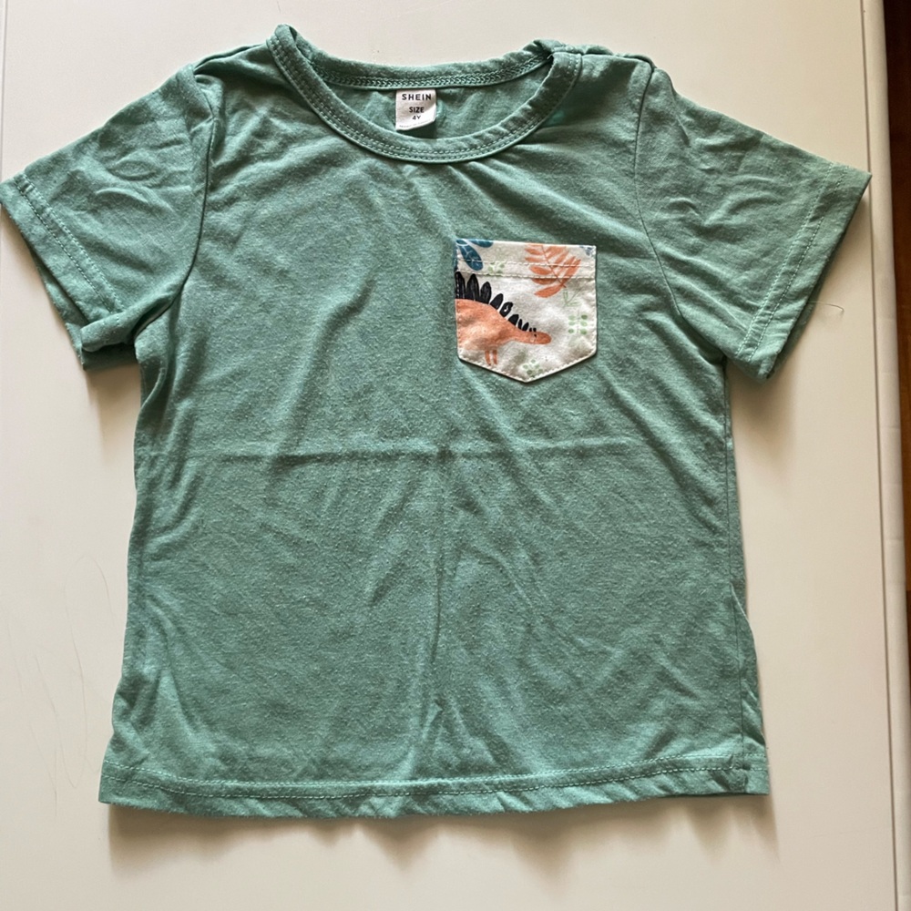 SHEIN Green Short Sleeve Tee with Patterned Pocket